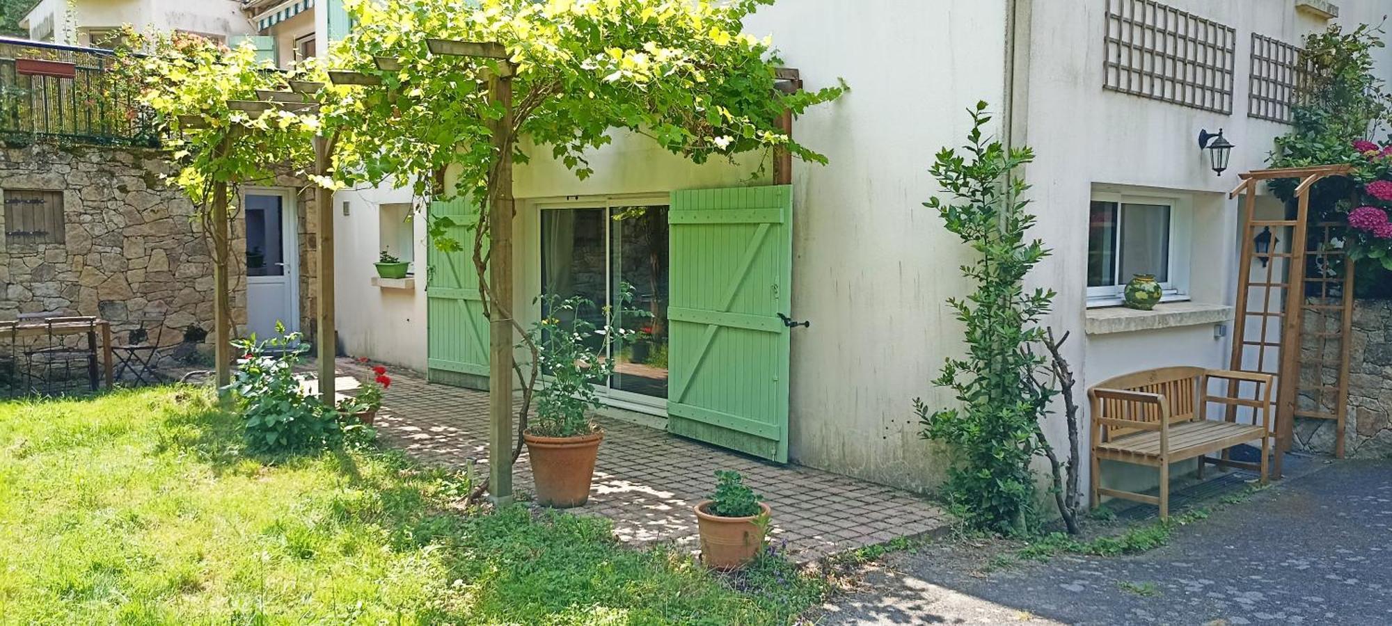 Puydufou -5kms- La Seraphina, 2 A 6 Personnes Chambretaud